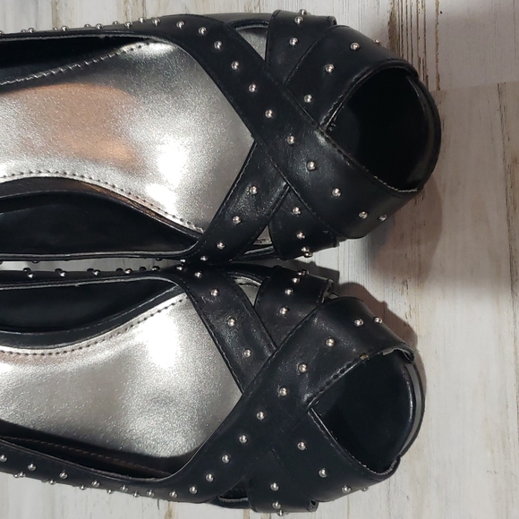 EUC SILVER STUDDED ELLE HEELS - Picture 6 of 7